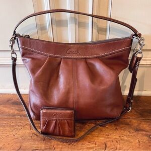 Stunning Leather Coach Purse & Matching Wallet.